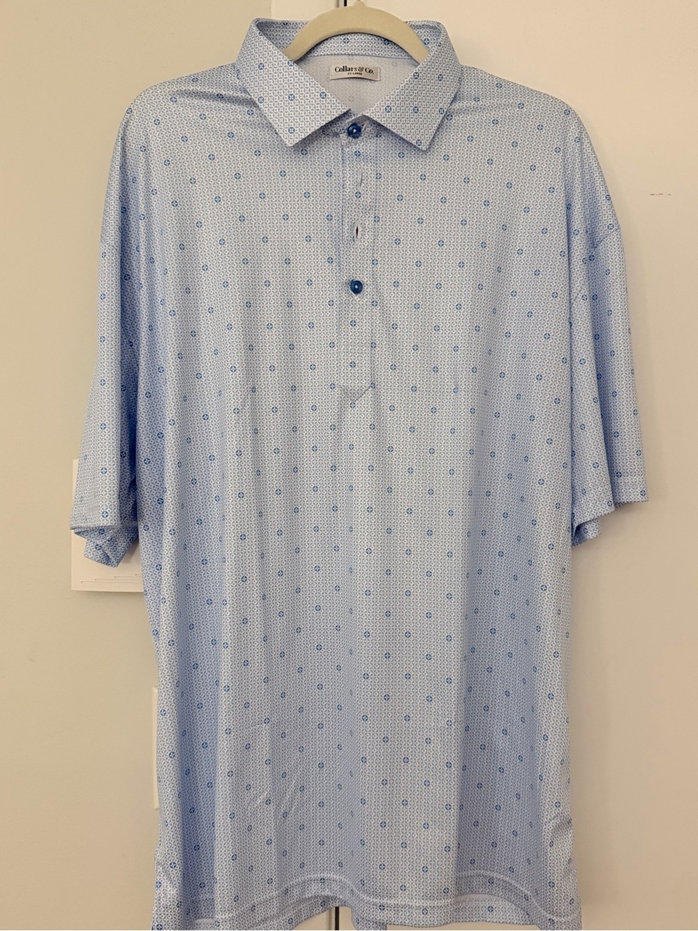 NWOT Collars and Co Sky Blue Medallion XXL